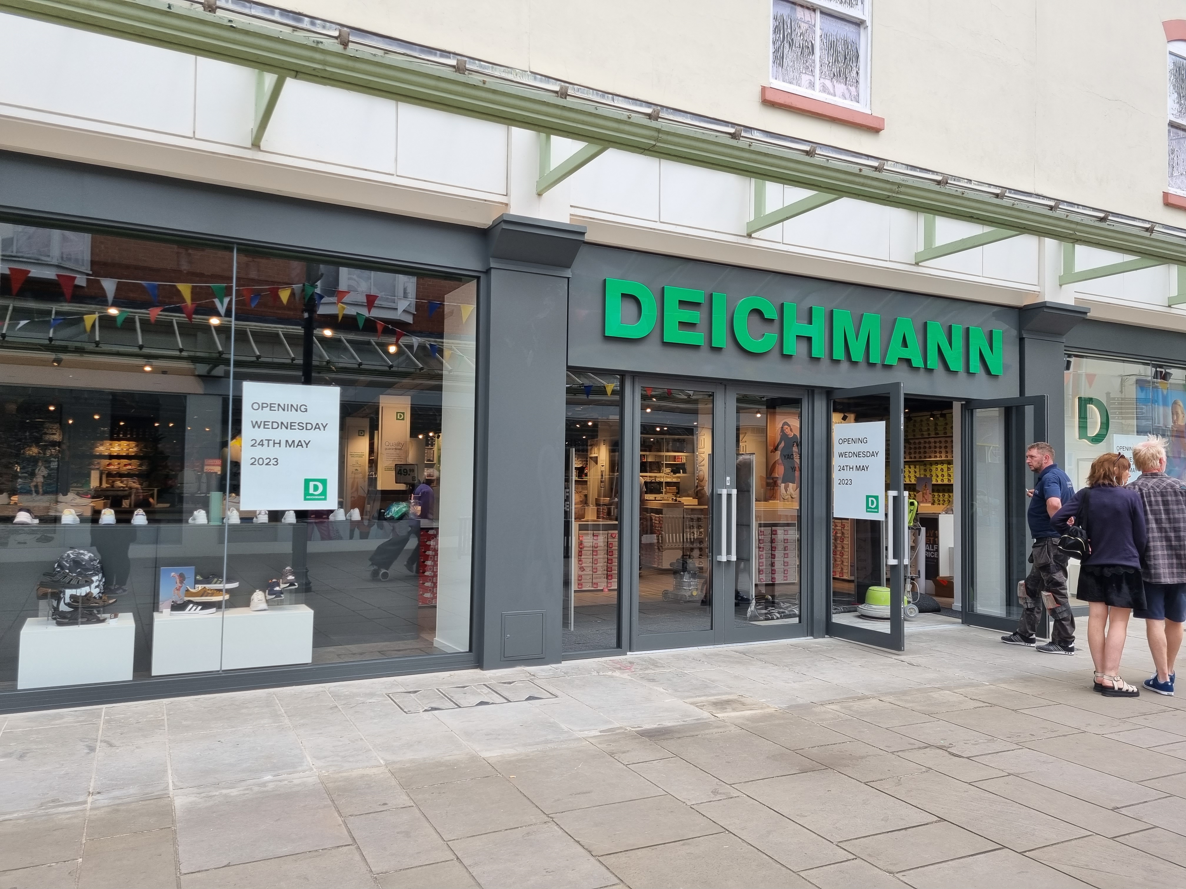 Deichmann stores best sale